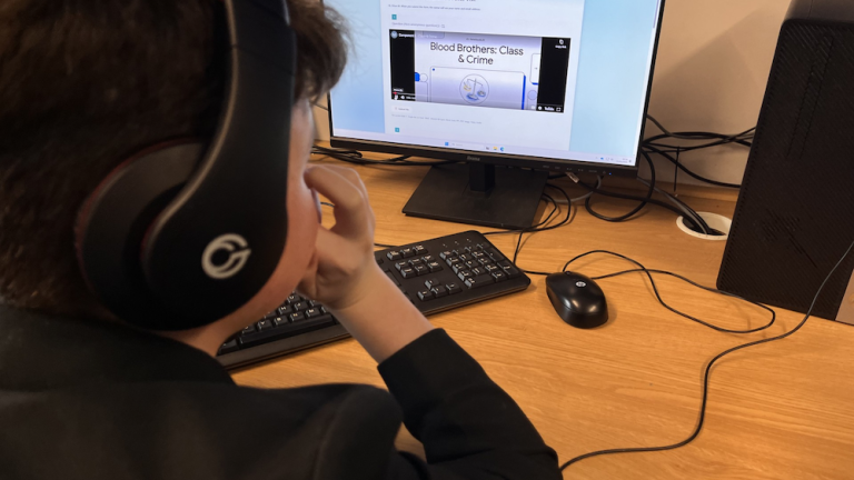 HyiUyuoTHOA81dKydlIwQyvNnfEorbkHsg